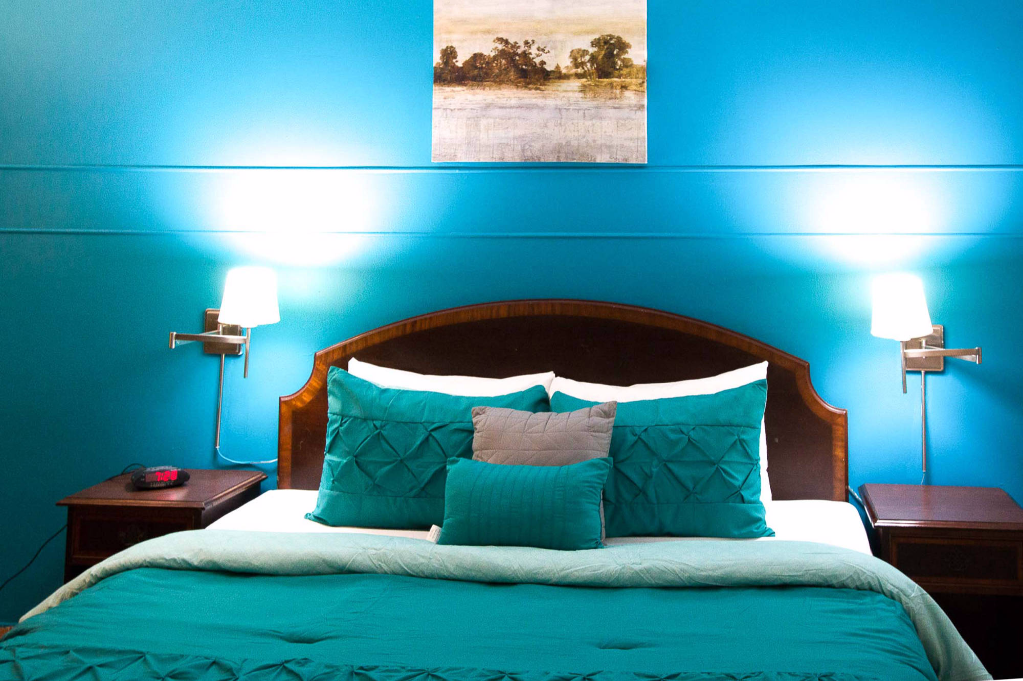 King Size Room at Gables Inn